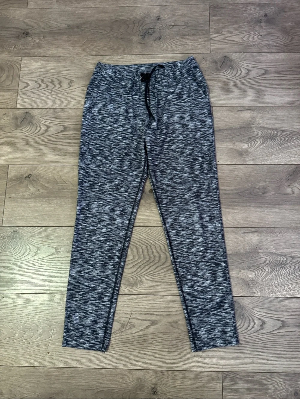 Lululemon Women’s Black & White Heathered Jogger Pants Size 4 Inseam 27”